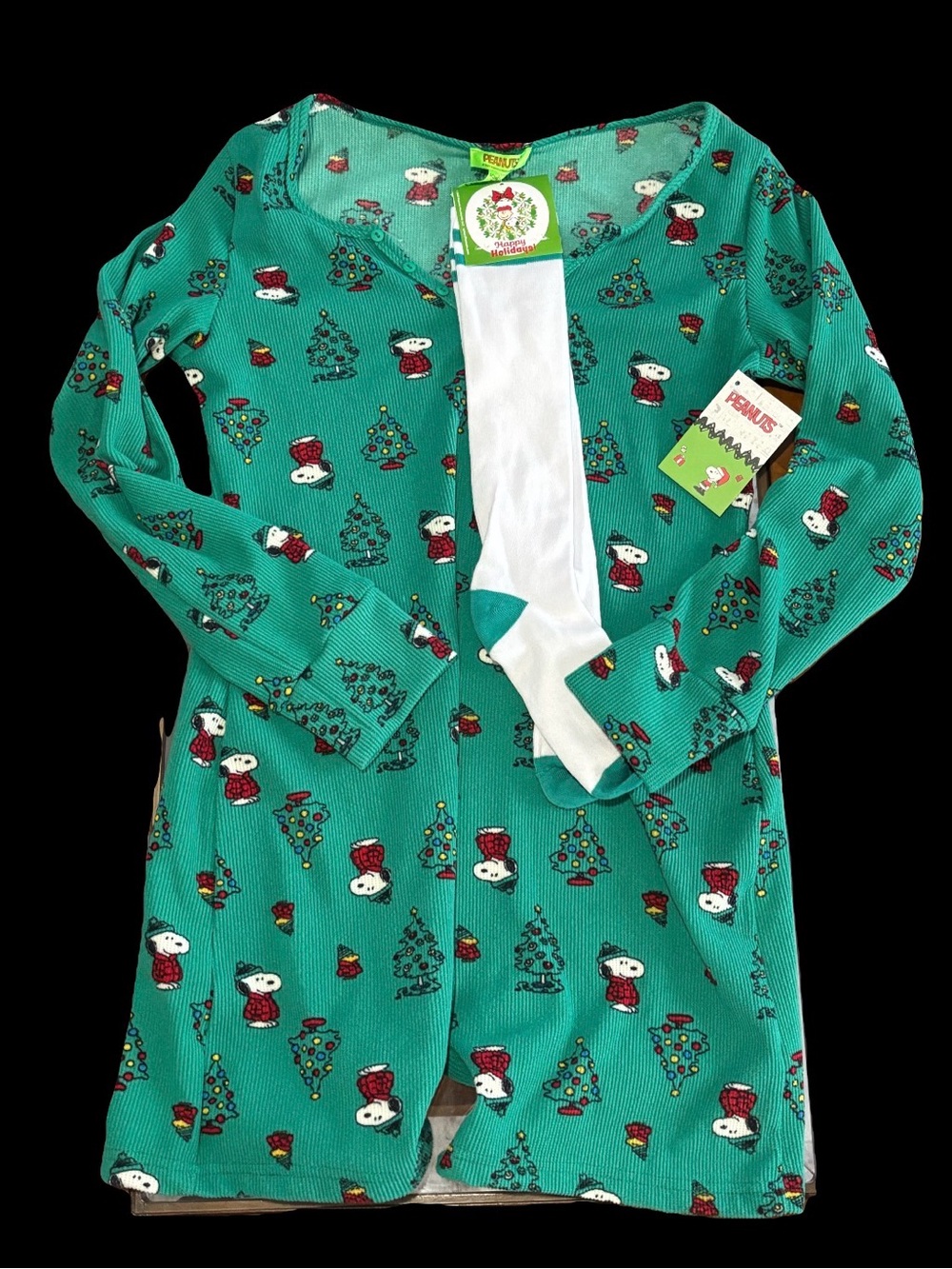 Peanuts Size: XL NWT Women’s Green Pajama Nightgown with Socks